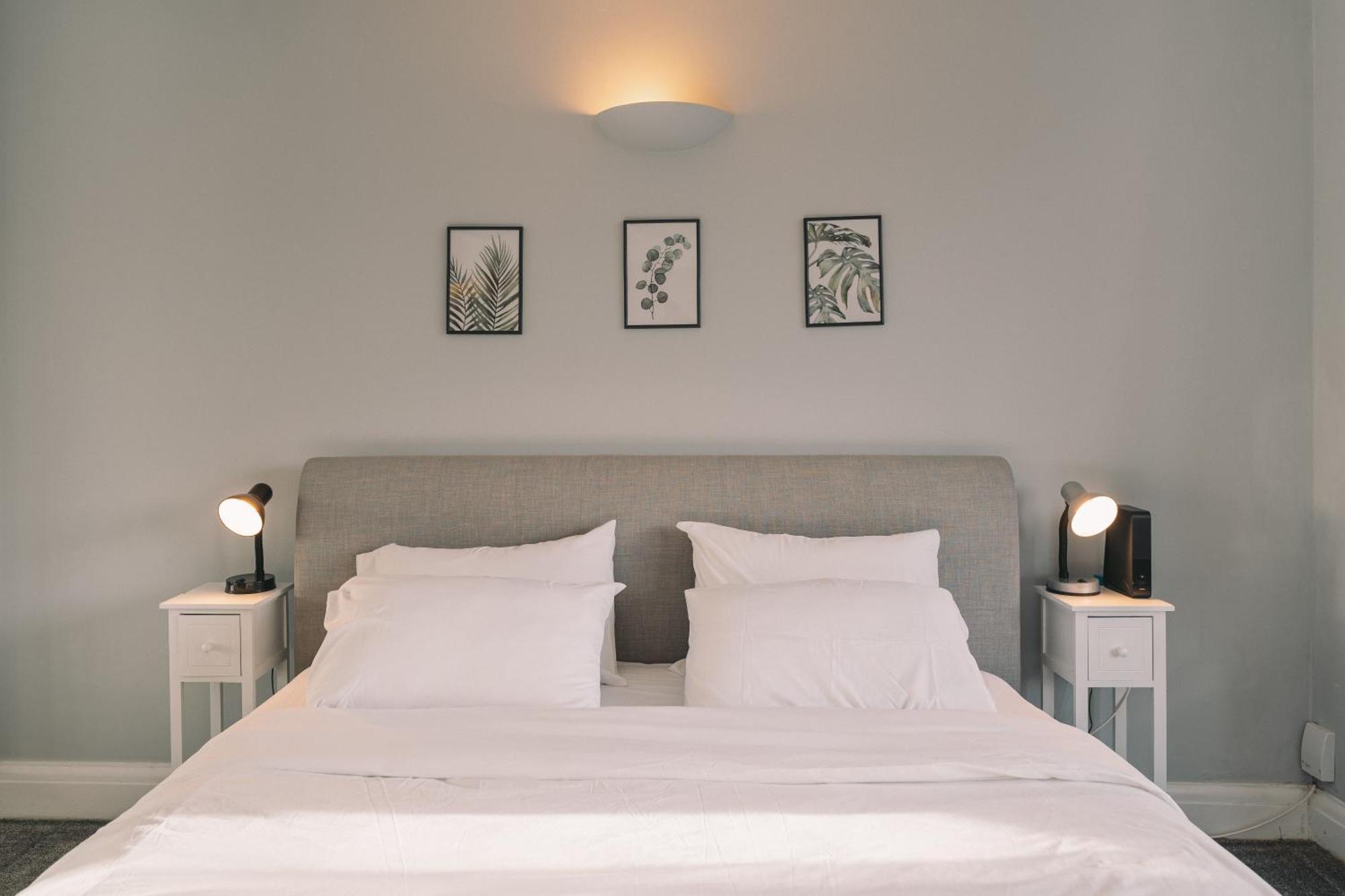 Modern Flat By The Underground. Appartement Londen Buitenkant foto