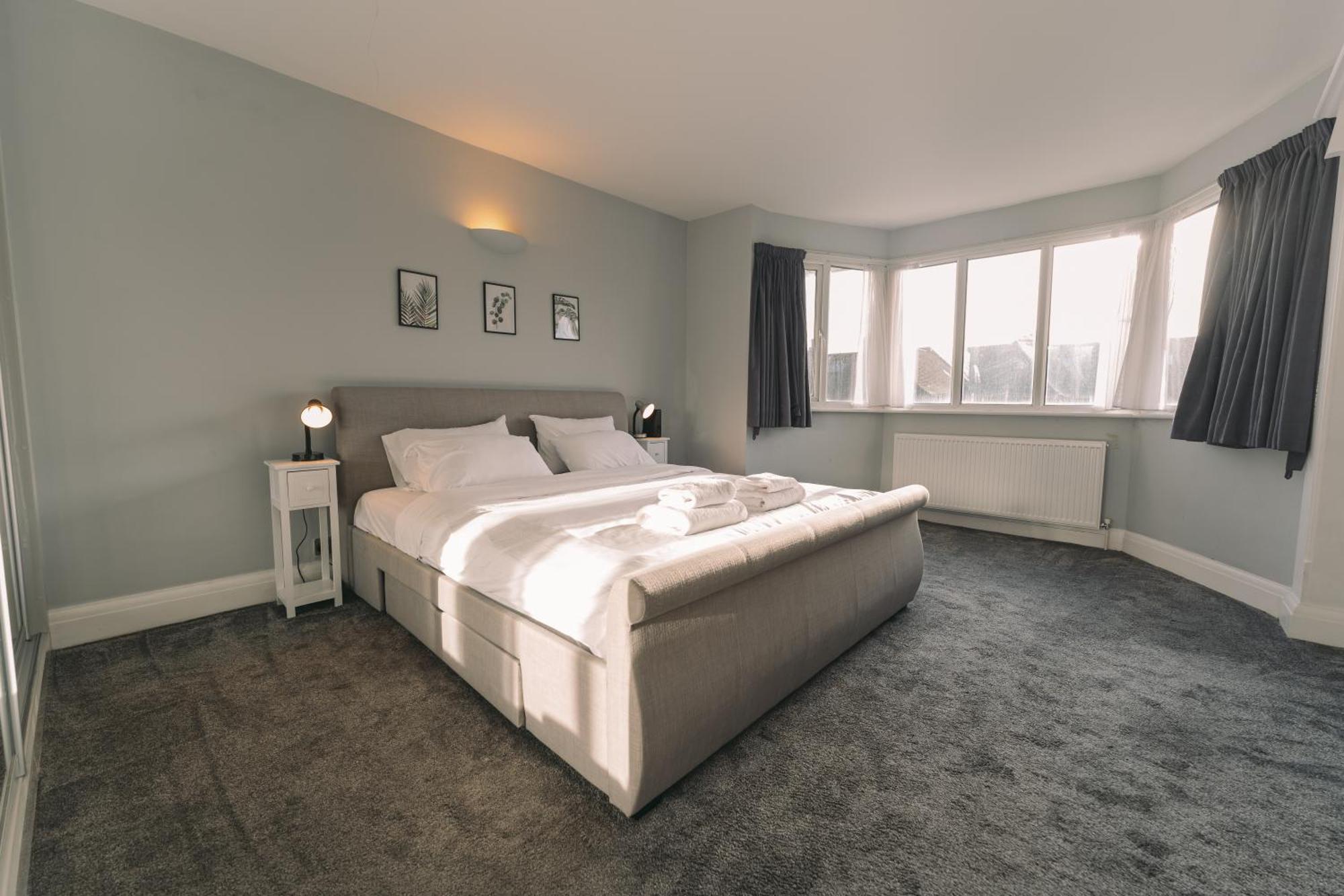 Modern Flat By The Underground. Appartement Londen Buitenkant foto