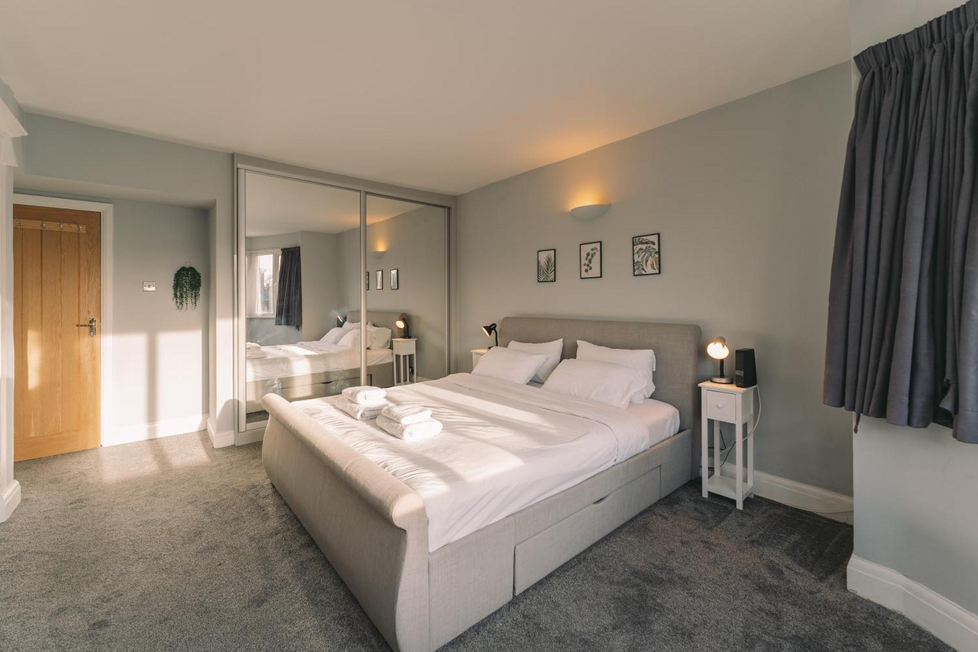 Modern Flat By The Underground. Appartement Londen Buitenkant foto